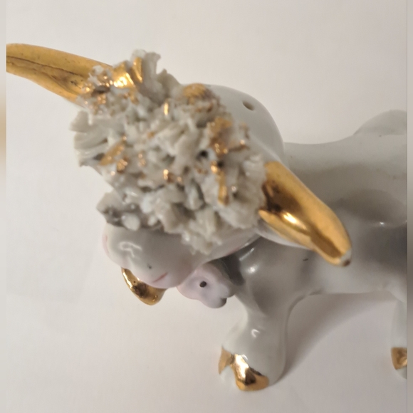 Vintage Spaghetti Cow Bull Kitschy Figurines Gold Roses Pair Set Of 2 Japan - Picture 11 of 12